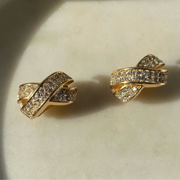 VINTAGE gold plated Christian Dior clip on earrings - Picture 1 of 16